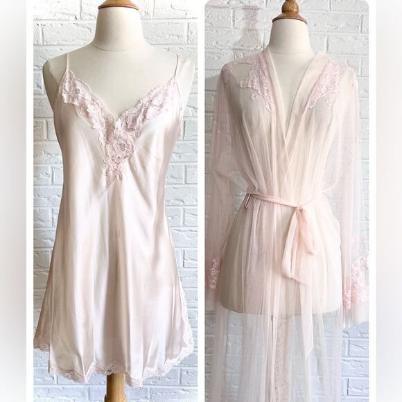 Victoria's Secret Other - NWT Vintage Y2K Victoria’s Secret Deadstock Light Pink Slip and Robe Set Size M